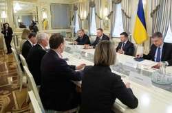 Зеленский собирается держаться подальше от адвоката Трампа - CNN