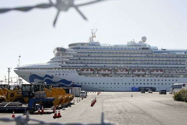 Коронавірус: в Японії померли два пасажири лайнера Diamond Princess