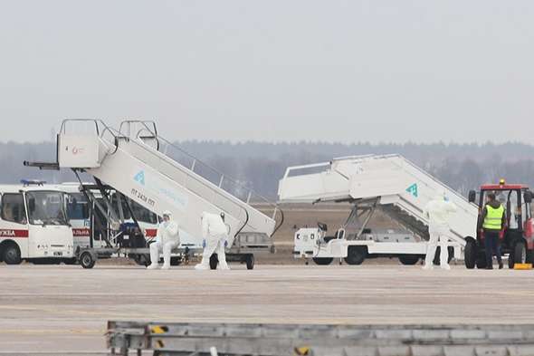В аеропорту «Бориспіль» сів літак з евакуйованими українцями