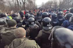  Влада залучила до розблокування доріг 3500 правоохоронців 