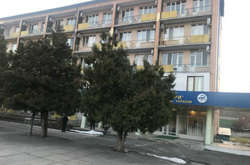 «Гостинний» прийом у Нових Санжарах. Люди махали зустрічаючим, а в них летіло каміння