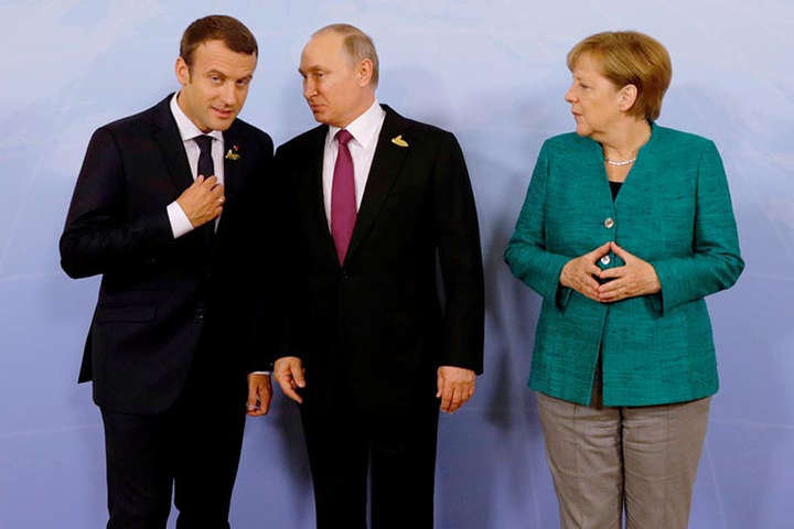 Путін провів телефонні переговори з Меркель і Макроном