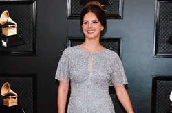  Звезда отменила британское и европейское турне из-за болезни 
  