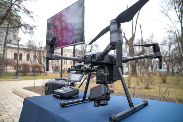 Аварійні тепломережі в Києві виявляють за допомогою дронів (фото)