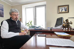 Олександр Ткаченко вважає, що регуляція у сфері медіа відстала від реальності, тому її потрібно «проапдейтити» щодо сьогоднішніх викликів і створити рівні умови для всіх медіа