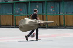 Музиканти змушені платити за перевозення в метро великогабаритних інструментів