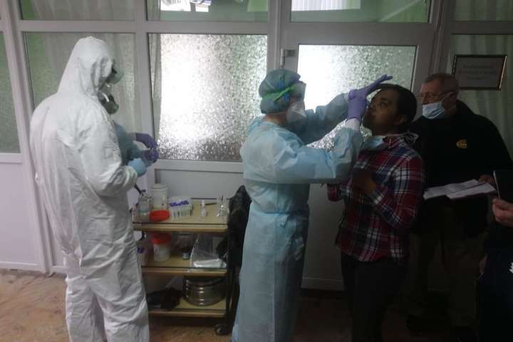 Епідеміологи у Нових Санжарах зібрали матеріал на коронавірус у евакуйованих з Китаю