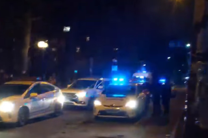 Сім авто поліції і «швидкі». У Києві влаштували масову бійку (відео)