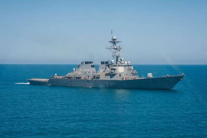 США направили у Чорне море есмінець USS Ross 