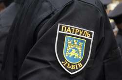 Під час припинення правопорушення двоє патрульних поліцейських отримали тілесні ушкодження та звернулися за медичною допомогою