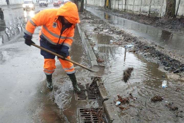 Комунальники звітують, що підтоплень у Києві немає (фото)