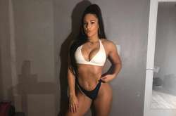 Пишногруда латиноамериканська брюнетка. Гарячі фото футболістки Соні О`Ніл