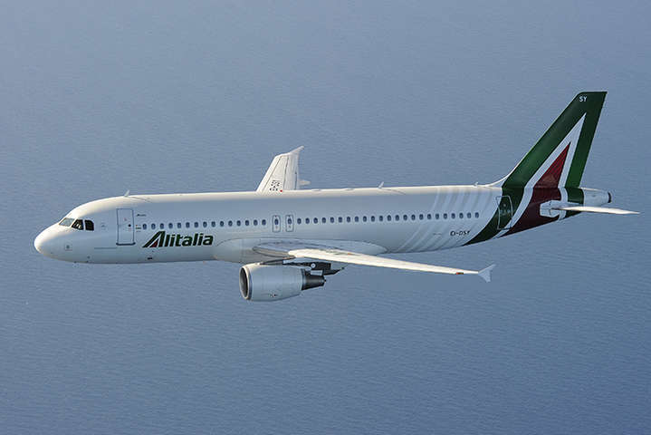 Итальянская авиакомпания вернет 40 пассажиров с Маврикия из-за риска распространения коронавируса