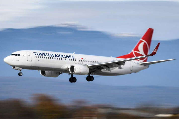У Туреччині екстрено сів літак через підозру на коронавірус у пасажирів