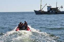 15 лютого співробітники російського ФСБ в окупованому Криму затримали маломірне судно з чотирма громадянами України