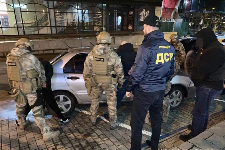Стрілянина у Дніпрі: поліція провела понад 20 обшуків, затримано п’ятьох осіб 