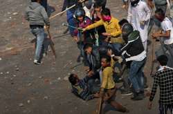 Внаслідок масових безладів в Індії загинули 27 осіб