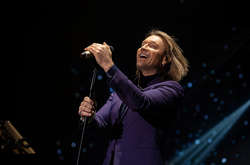 Винник сделал подарок всем женщинам страны