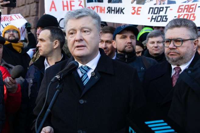 Порошенко: нинішня влада, проваливши свої обіцянки, йде шляхом Януковича