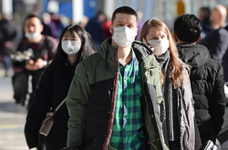 Медичні маски не мають ніякого ефекту, якщо ви самі не хворієте і не були в контакті з хворими людьми - міністр