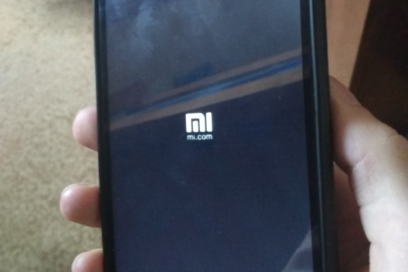 Оновлення Android зламало смартфони Xiaomi