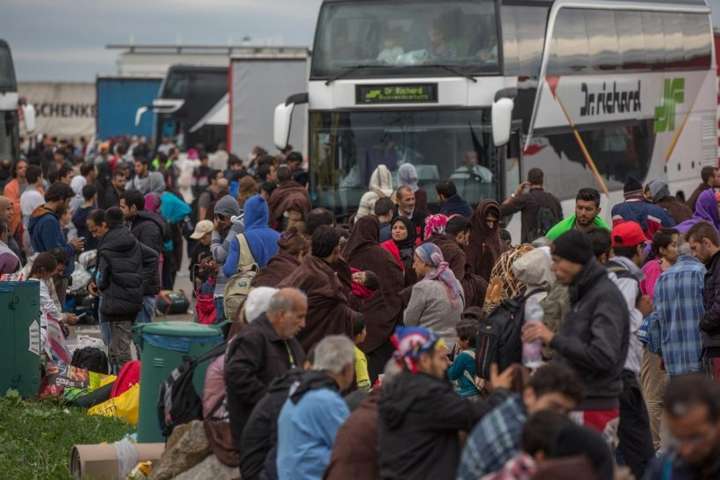 Голова Євроради відвідає кордон Греції і Туреччини, де зібралися тисячі мігрантів
