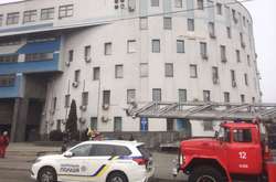 Біля Південного залізничного вокзалу в Києві горів бізнес-центр (фото)