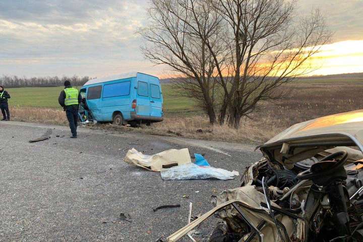 У потрійній ДТП на трасі Харків – Дніпро загинув чоловік