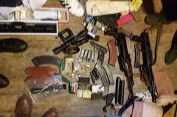  В ході обшуків поліцейські вилучили зброю, боєприпаси та вибухівку 