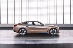 BMW показала новый электроседан