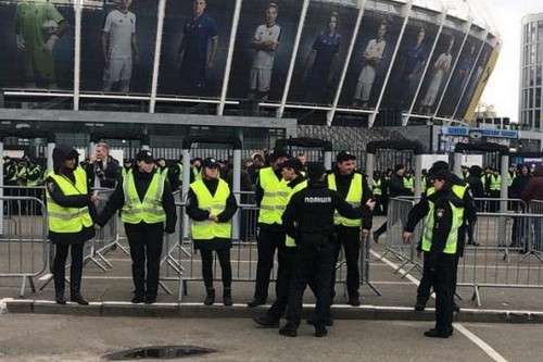 Через футбол поліція Києва посилила охорону біля стадіонів
