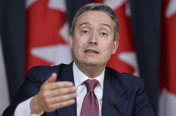 Сьогодні до України з офіційним візитом прибуде глава МЗС Канади