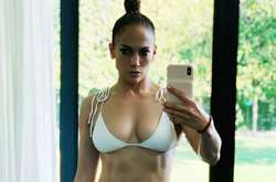  50-летняя Дженнифер Лопес и ее возлюбленный попали в объективы папарацци 
  