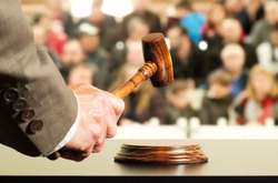 Кабмін хоче пустити з молотка «занедбані» урядові будівлі в центрі Києва