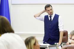 Очільник уряду Олексій Гончарук вже написав заяву про відставку
