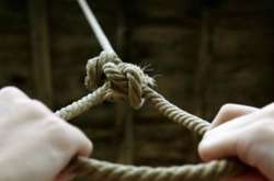 У Києві жінка знайшла сина повішеним 