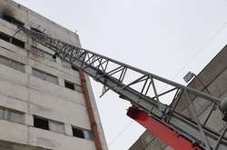 Загорання виникло на 5-му поверсі п’ятиповерхової недіючої будівлі