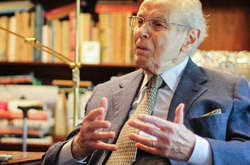  Хав’єру Пересу де Куельяру було 100 років 