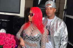  В 2002-м году муж рэперши года он трижды выстрелил в живот мужчине 
  