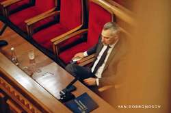 Під час виступу в Раді Рябошапка настільки розхвилювався, що розлив воду (фото)