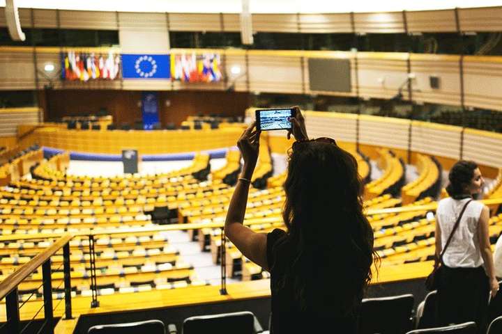 Засідання Європарламенту перенесли зі Страсбурга до Брюсселя через коронавірус