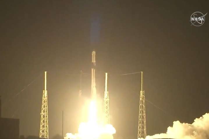 Ракета Falcon9 з космічним вантажем вирушила до Міжнародної космічної станції