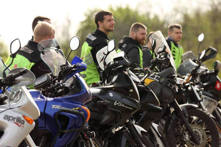 У Києві на виклики «швидкої» до пацієнтів приїжджатимуть байкери на мотоциклах