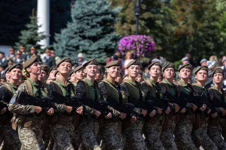 У Збройних силах України служать близько 30 тисяч жінок