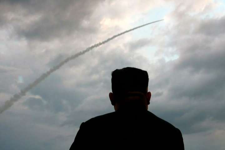 КНДР запустила три ракети у бік Японського моря