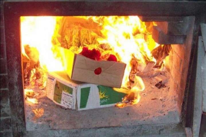 Оккупанты в Крыму сожгли почти 600 килограммов сала и сыра