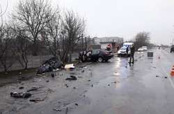 Сталося лобове зіткнення двох автомобілів