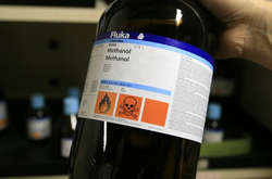 В Ірані семеро осіб загинуло від метанолу, який вони вживали для захисту від коронавірусу