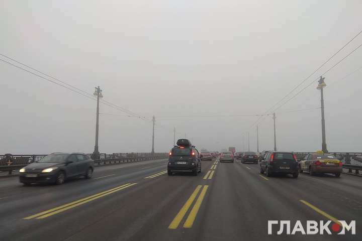 Синоптики попереджають про сильний туман у Києві
