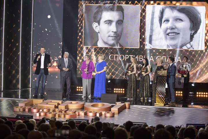 «Герої спортивного року»: Кличко вручив премію у номінації «Спортивна слава України»